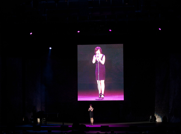 Sarah McGuinness Performing at Room 5, LA